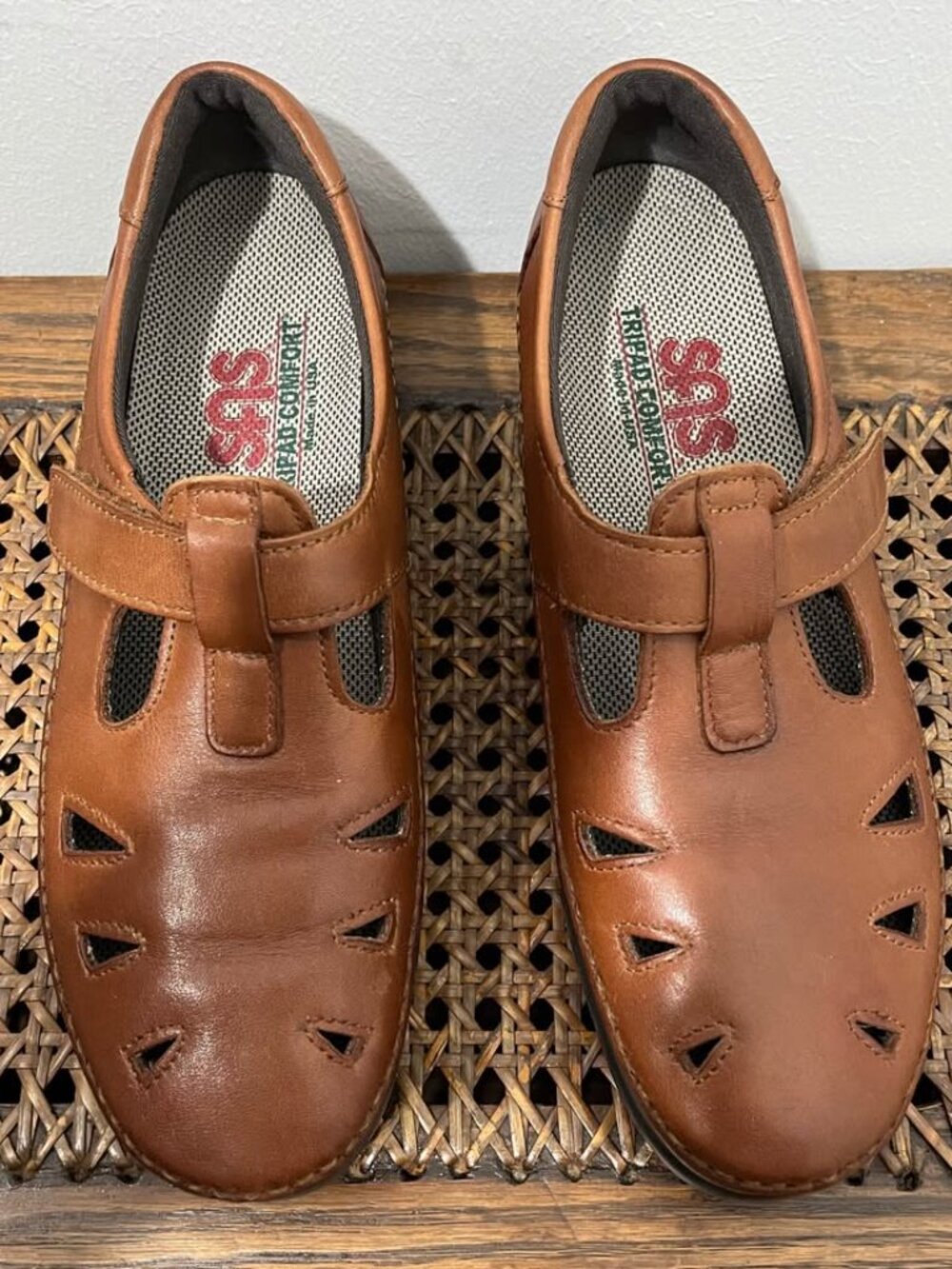 Size 8.5 SAS Leather Comfort Walking T-Strap Classic Chestnut Roamer Loafer
